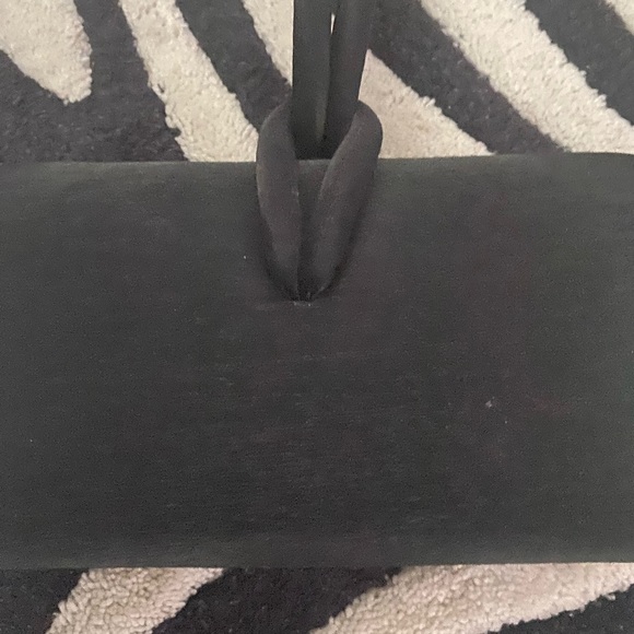 Shiny black satin clutch - Picture 2 of 7